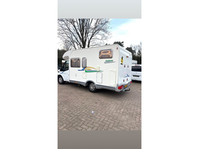 Ford 2.2 tdi Chausson FLASH Grote garage foto: 12