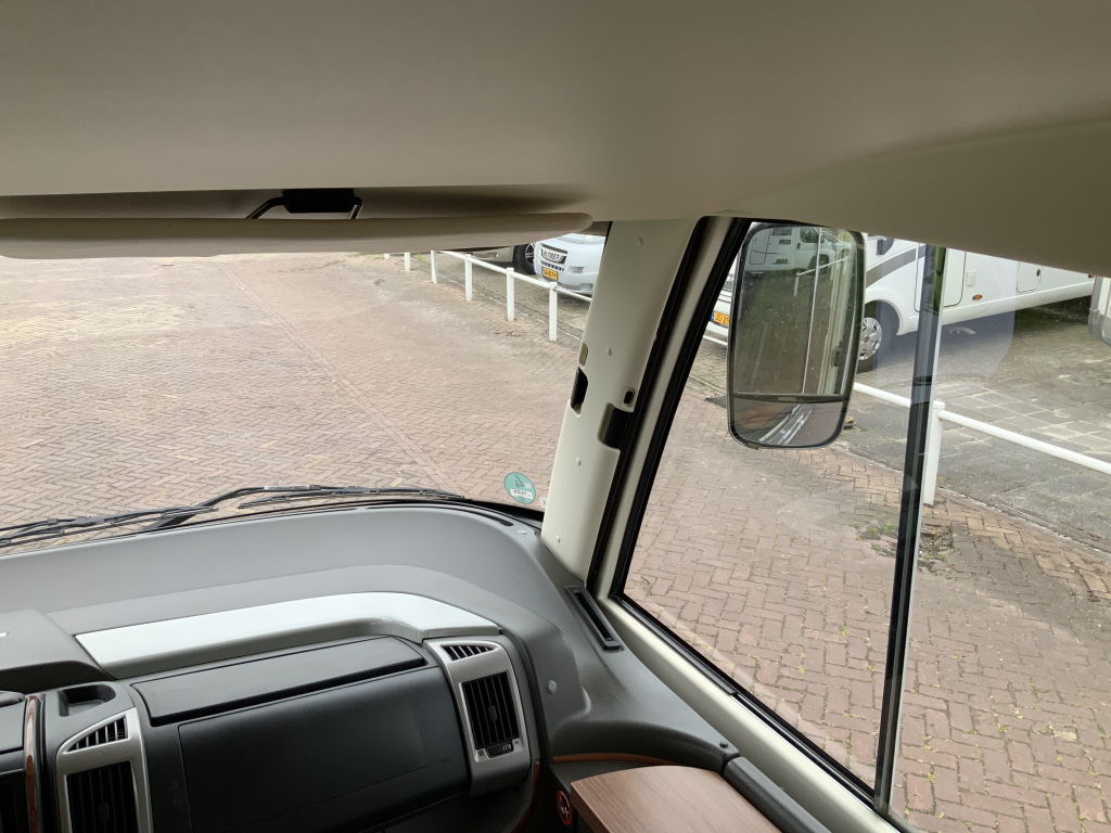 Hymer B 504 SL Integral, Equipado con cama individual trasera y cama abatible delantera, aire acondicionado de motor, chasis Alko, etc., A&ntilde;o 2009 Camper centrum on the road foto: 23