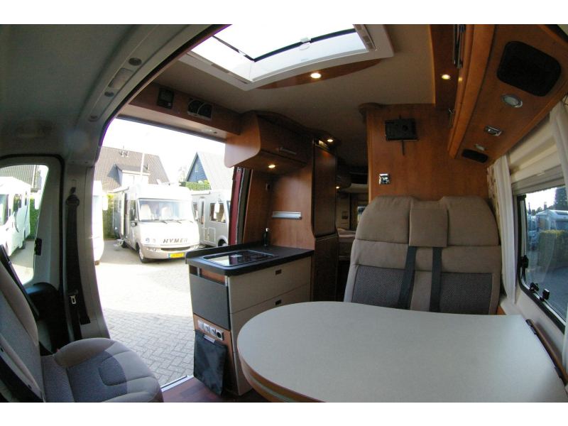 Carthago Malibu 600 DB Automaat, Dwarsbed.  foto: 9