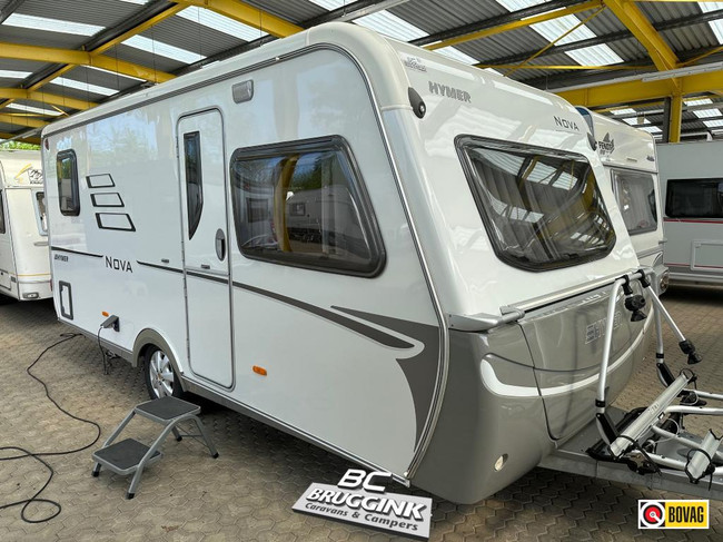 Bürstner Premio SkyLine 460 TS - FRANS BED EN RONDZIT