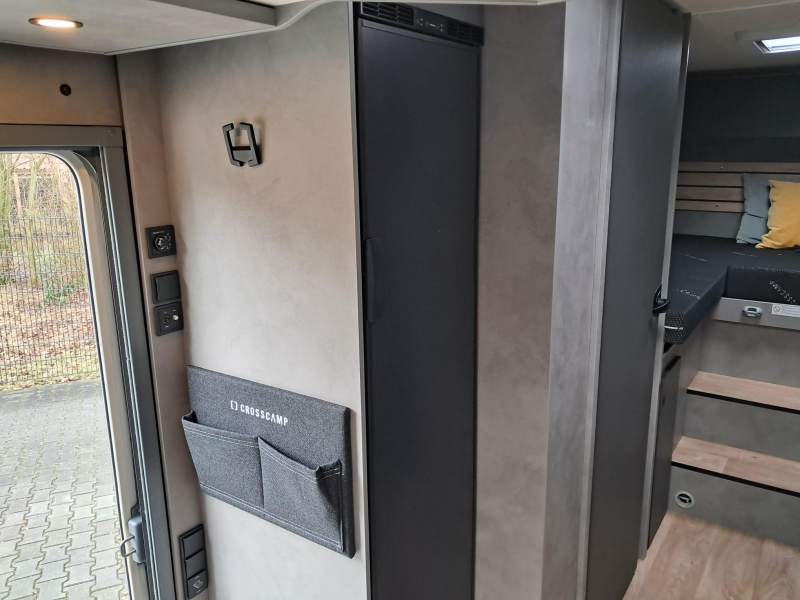 Crosscamp EXPDN T7.4 E - Sehr modern - Navi Foto: 8