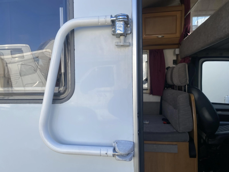 Hymer Camp 644 G 6 pers GROTE GARAGE 2,8  foto: 5