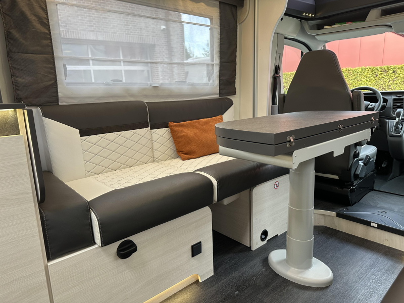 Chausson 640 Titanium Premium 1e eigenaar, nieuwstaat  foto: 10
