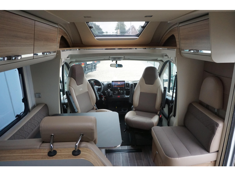 Adria Matrix Platinum 670 SC 5. Sitzplatz / Dachklimaanlage Foto: 8