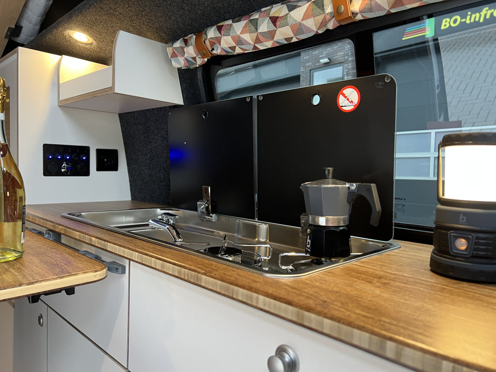Volkswagen T6 2018 Zweifarbig Foto: 11