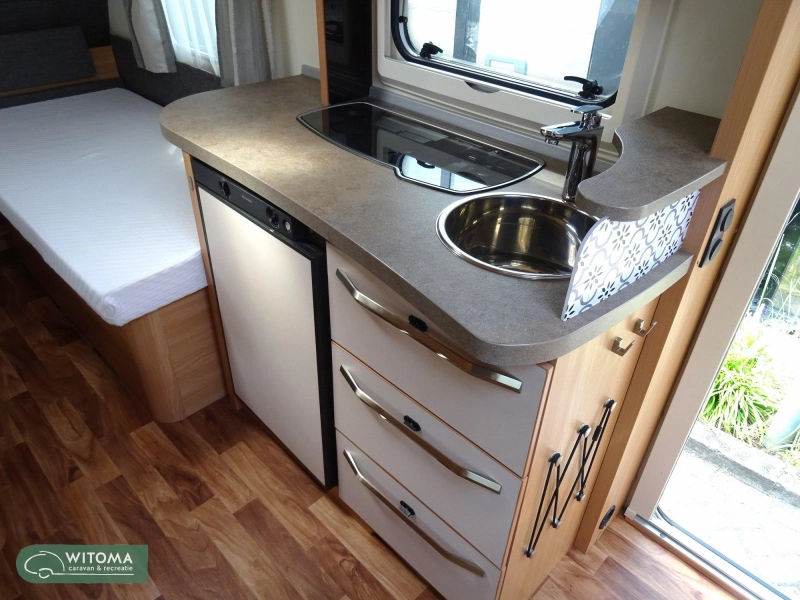 Knaus Sudwind Limited Edition 460 EU Mover-Thule Omnistor Markise Foto: 11