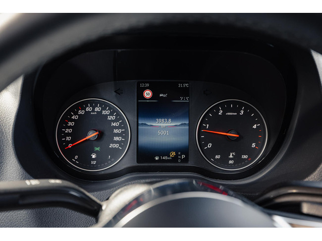 Hymer BMC-I 580 Blackline Zeer compleet.... XXL bed, level, airconditioning, etc foto: 11