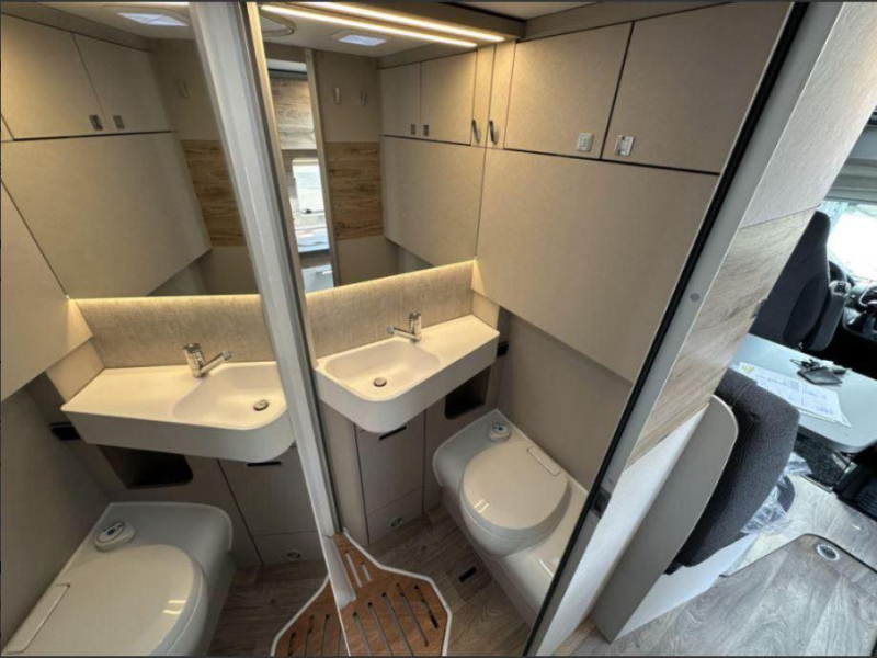 Hymer Exsis-T 580 PURE 2-APARTE BEDDEN-AUTOMAAT  foto: 8