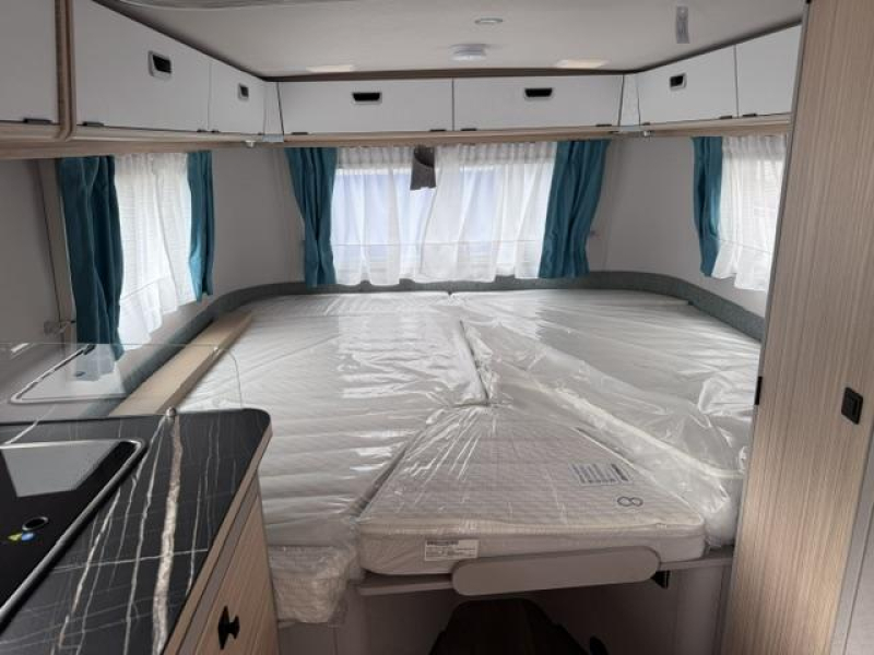 Eriba Touring Urban 642 Paket Harbour Blue Foto: 8