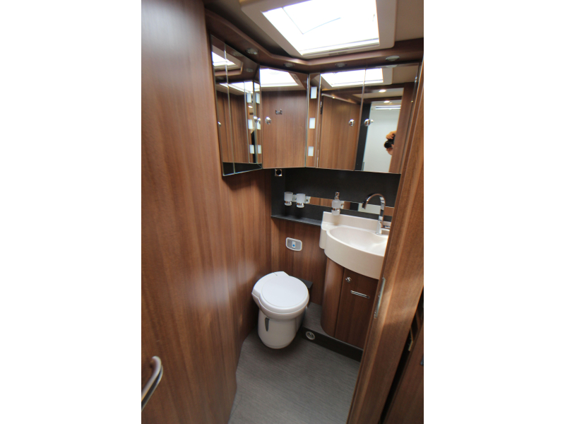 Carthago C-Tourer I Camas individuales + Cama abatible foto: 37