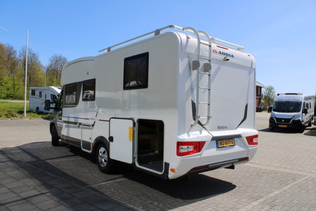 Robuuste Adria Matrix M 670 SK AUTOMAAT 5 gordelplaatsen Queensbed + hefbed (71  foto: 6