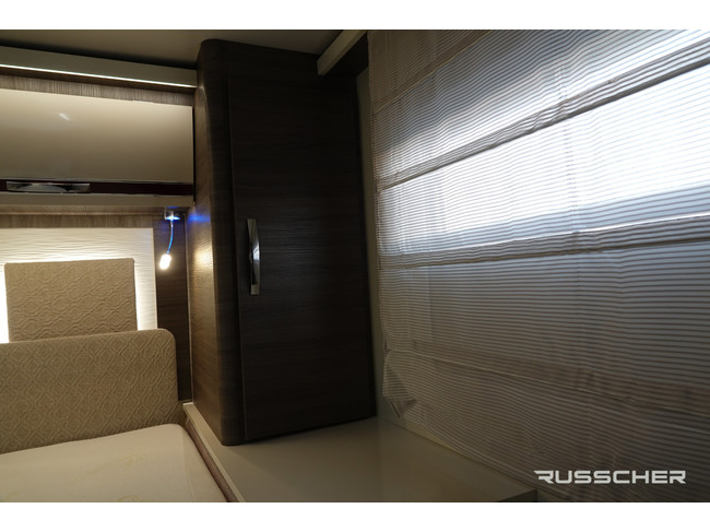Mc Louis NEVIS | 150Pk | Queensbed | Dakairco | Luchtvering | Zonnepaneel foto: 17