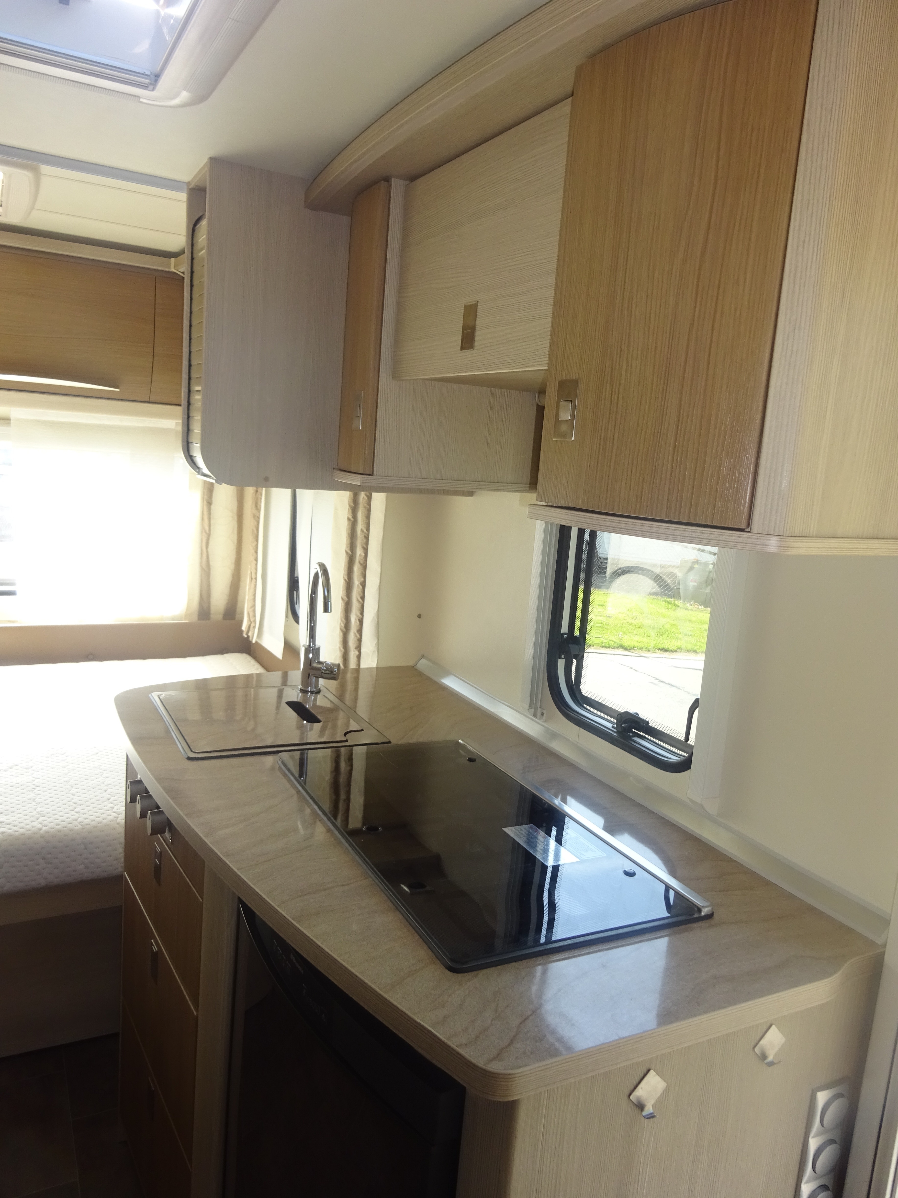 Bürstner Averso 395TS Vast Bed/Treinzit/Mover foto: 12