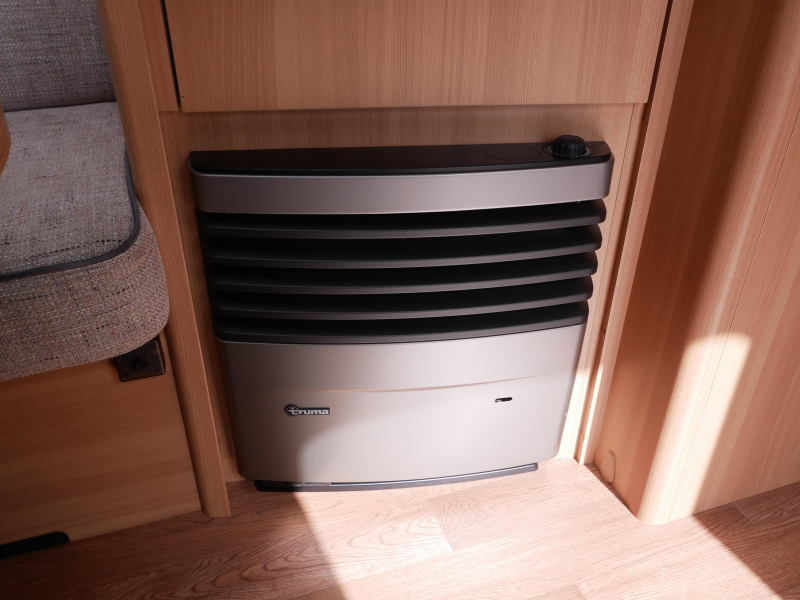 LMC Style 450 D Incl. Mover en luifel  foto: 17