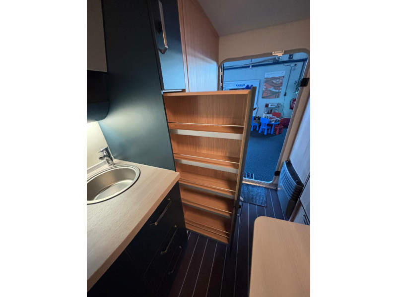 Knaus Sport and Fun 480 QL Mover Cassette awning photo: 15