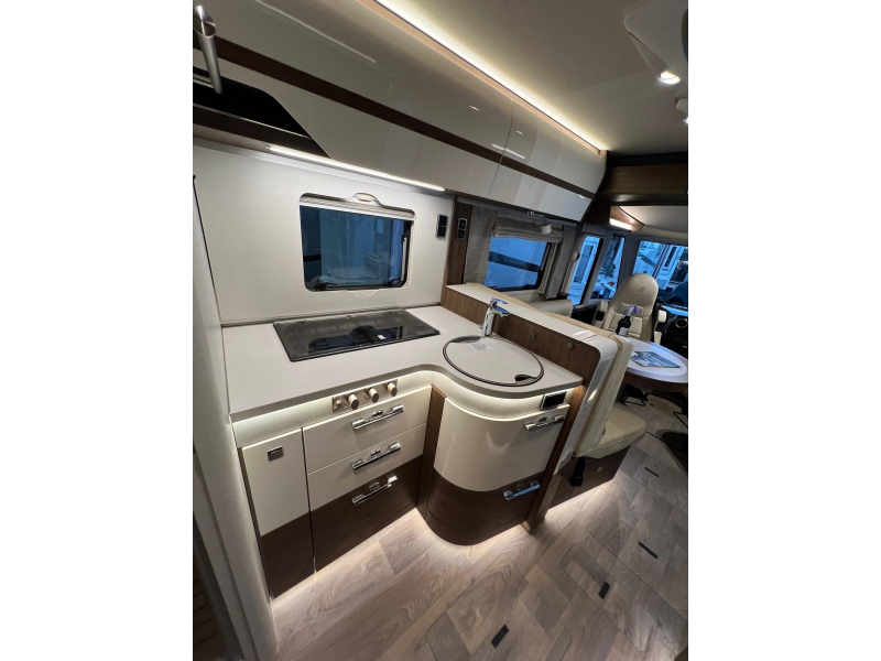 Hymer B ML I 780 schotel, airco, enkelbed  foto: 11