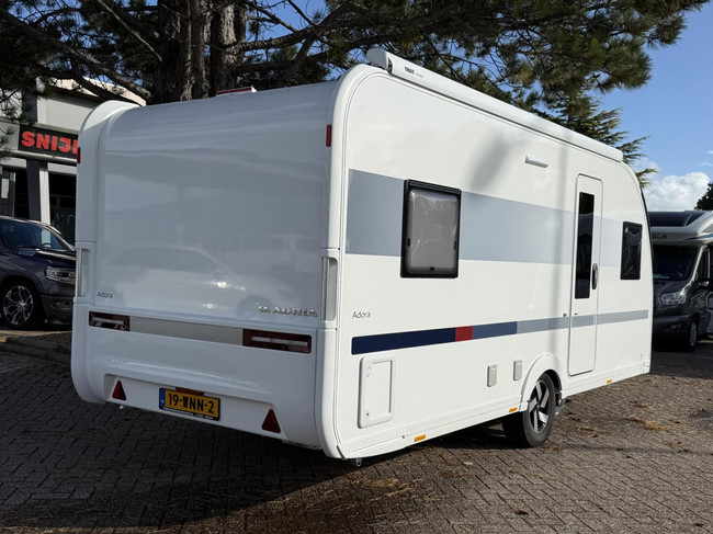 Adria Adora 522 UP Als Nieuw met Airco Mover voortent foto: 3