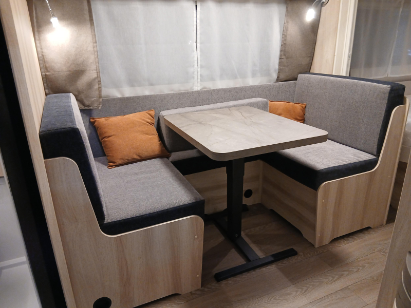 Hobby De Luxe 460 SL  foto: 3