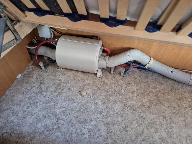 Fendt 560 GT Enkele bedden, Mover, Airco, Cassetteluifel etc foto: 21