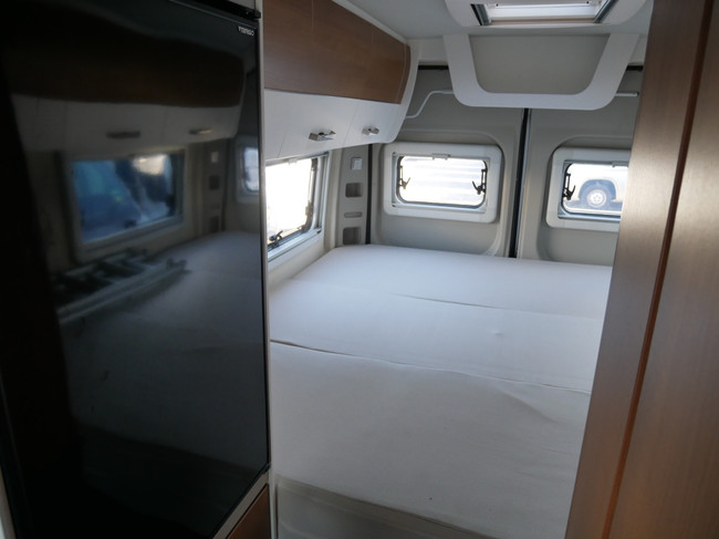Knaus Van Tourer, Camas longitudinales, Techo elevable para dormir, Autom&aacute;tico de 9 velocidades. foto: 15