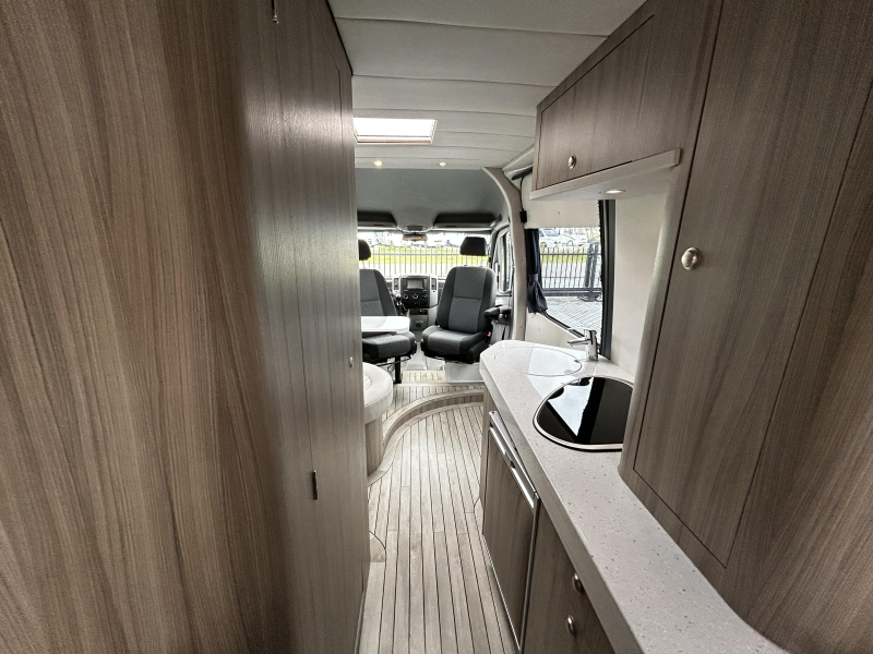 Volkswagen Crafter Enkele-bedden/zeer-uniek  foto: 8