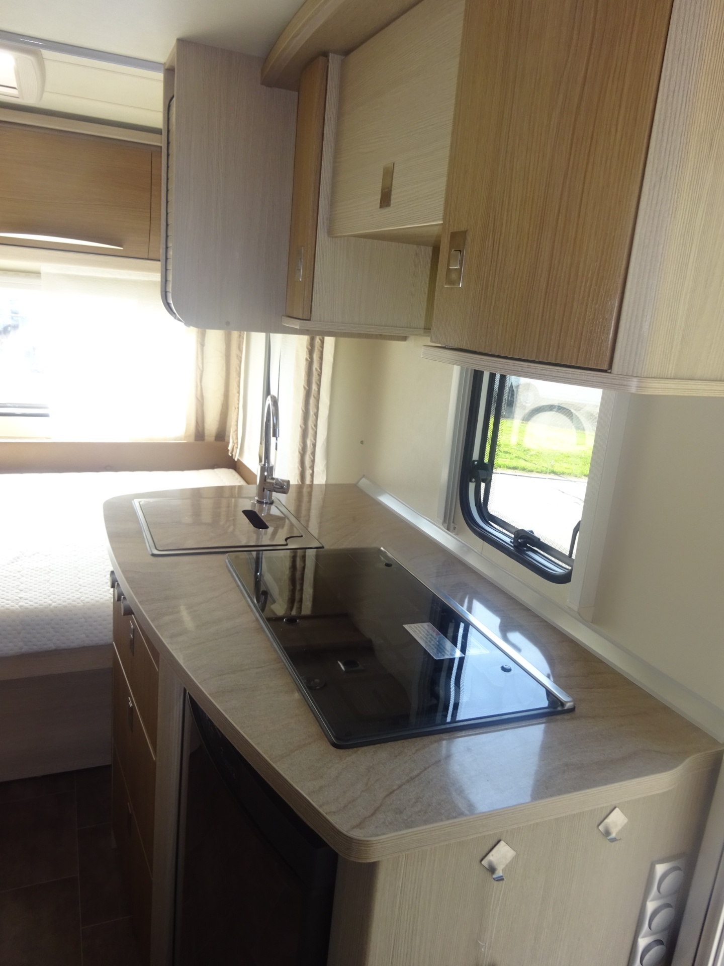 Bürstner Averso 395TS Vast Bed/Treinzit/Mover foto: 13