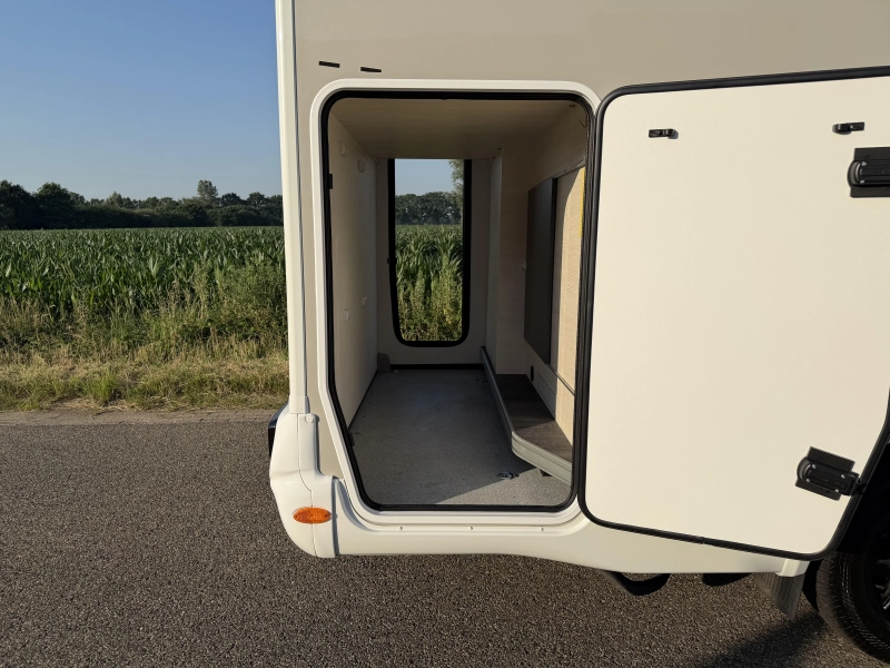 Challenger Graphite Premium 260 Webasto, Solar photo: 23