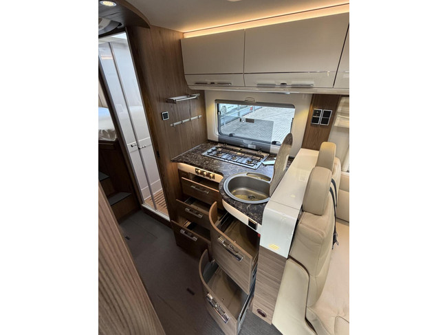 Hymer B704 SL Palmo Enkele Bedden Hefbed Zonnepanelen Omvormer foto: 18