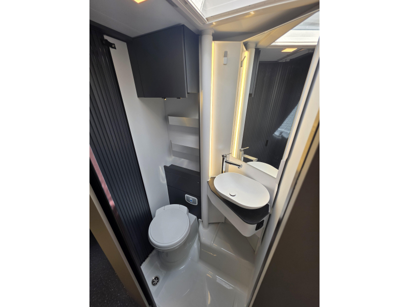 Adria Compact Select DL photo: 16