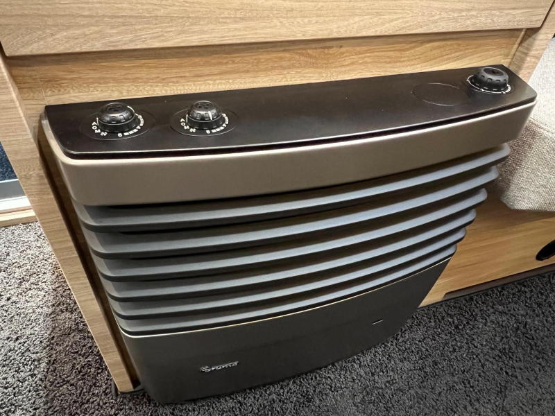 Knaus Sudwind 650 PXB queensbed, bomvol opties  foto: 16