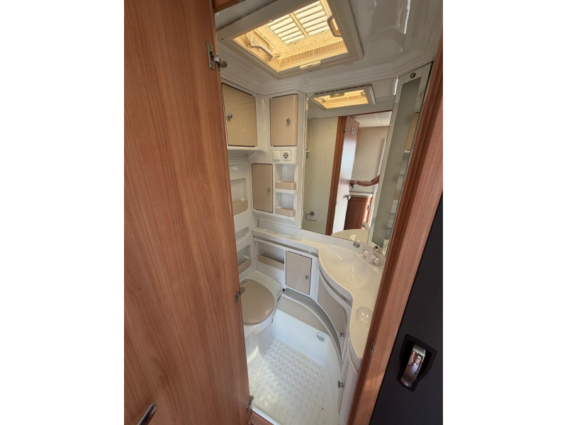 Hobby De Luxe 380 TB Mit Mover und Markise! Foto: 8