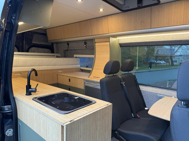 Leaf 4 Sprinter met Hefdak foto: 21