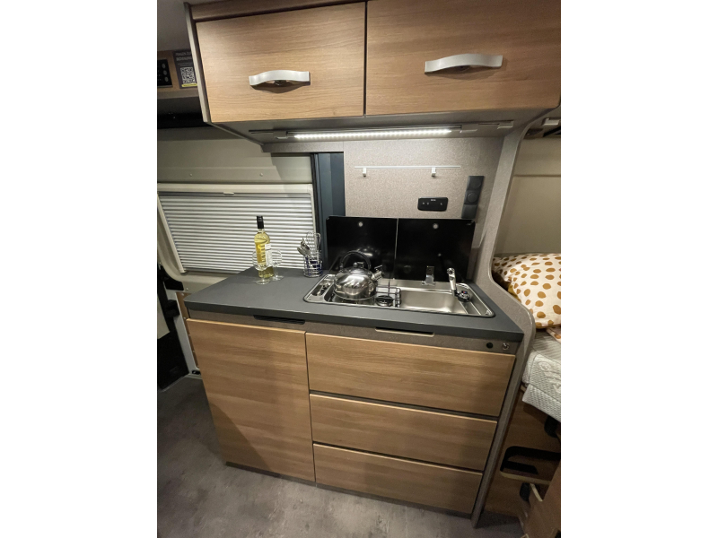 Dethleffs Globetrail 600 600 Techo elevable 4 personas foto: 19