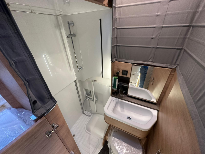 Knaus Tourer CUVision 500 MQ &iexcl;Techo elevable &uacute;nico! foto: 13