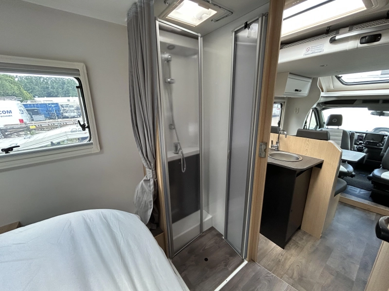 Sunlight T 690 L Queensbed + Hefbed  foto: 13