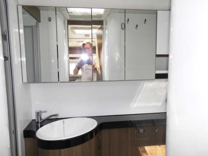 Hobby Prestige 560 WLU Mover en cassetteluifel!  foto: 5