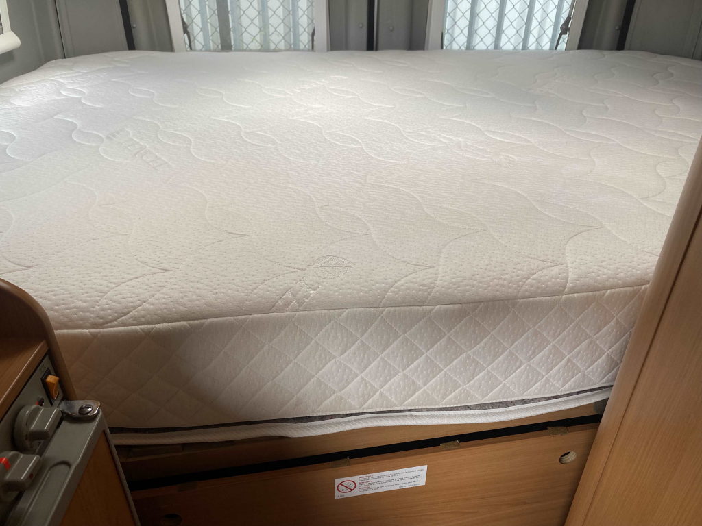 P&ouml;ssl 2Win Cama fija, Aire acondicionado, Portabicicletas foto: 8