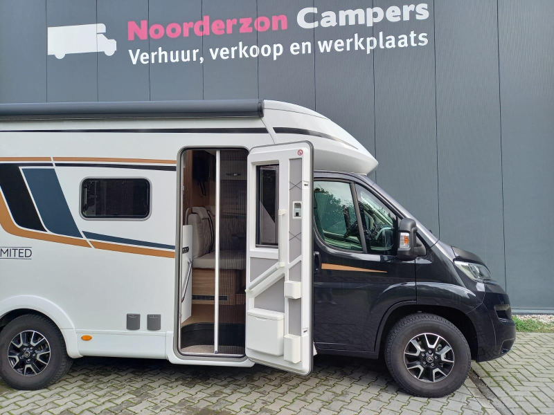 Bürstner Limited T 690 G - luxe - zwarte voorkant  foto: 20