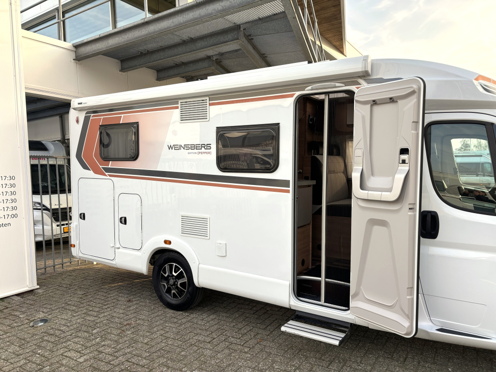 Weinsberg CaraCompact Pepper 600 MEG ENKELE BEDDEN FIAT 8  foto: 4