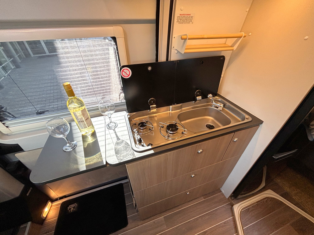 Adria Twin 600 SPT DWARSBED TREKHAAK ZONNEPANEEL EURO6 foto: 6