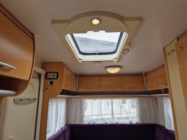 Eriba - Hymer 532 Enkele - losse bedden of XXL bed & luifel foto: 16