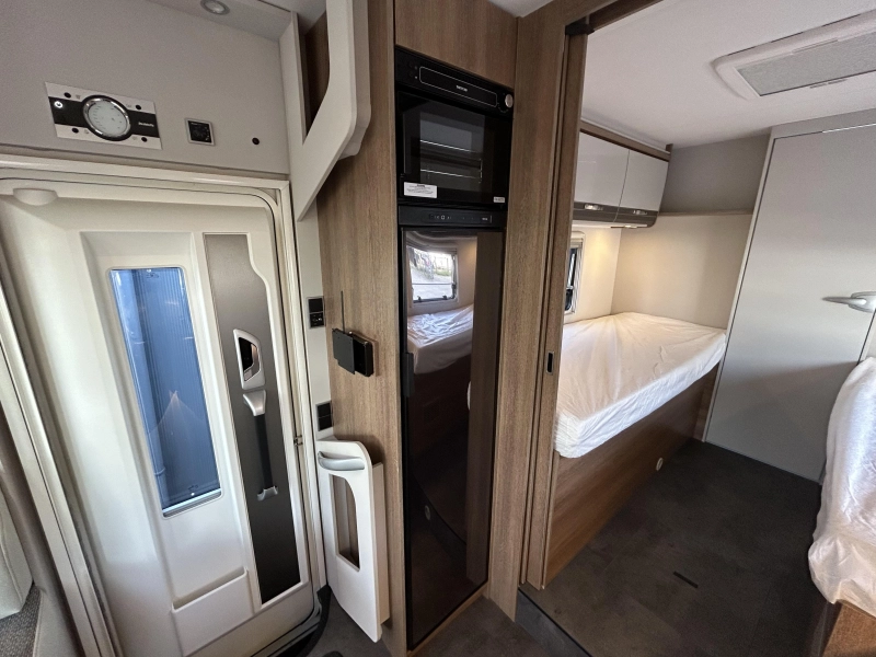 Dethleffs Trend T 7017 EB Automatic + low beds photo: 9