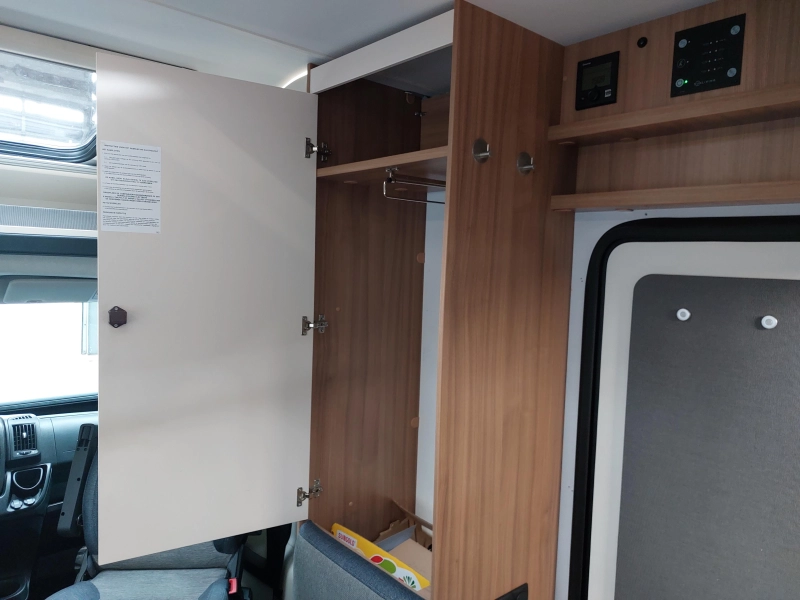 Sun Living S 65 SL Autom&aacute;tico/cama longitudinal/litio foto: 10