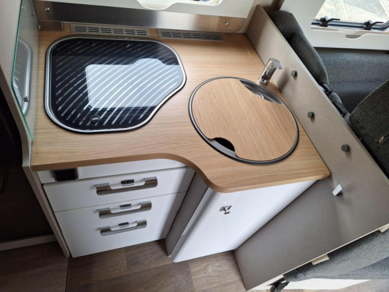 Hymer Tramp S 585 HEFBED + LENGTE BEDDEN  foto: 12