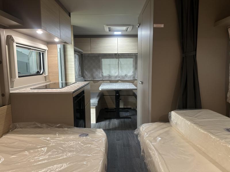 Weinsberg CaraCito 470 EU gas pakket / voortent  foto: 18