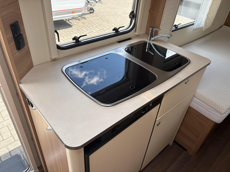 Bürstner Premio Life 480 TL Mover/Voortent/Fietsdr.  foto: 4