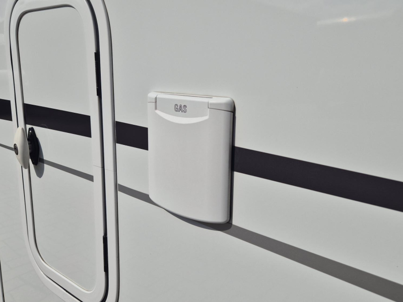 LMC Passion V 643G 150HP Single Beds photo: 14