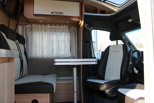 DEMO Weinsberg CaraCompact MB 640 Mercedes 170 pk AUTOMAAT compact < 7 mtr ( 108  foto: 26