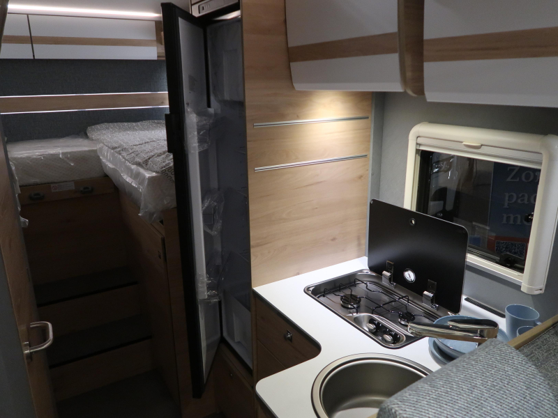 Dethleffs Just Camp T 6812 EB 165 PS MIT HUBBETT Foto: 4