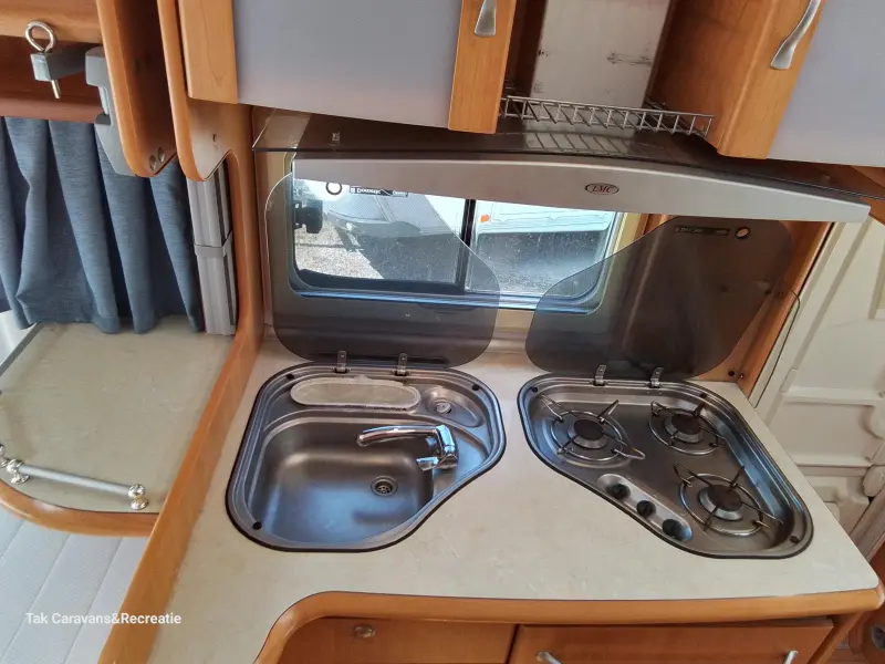 LMC Sunny 490 K1 Aparte bedden  foto: 7